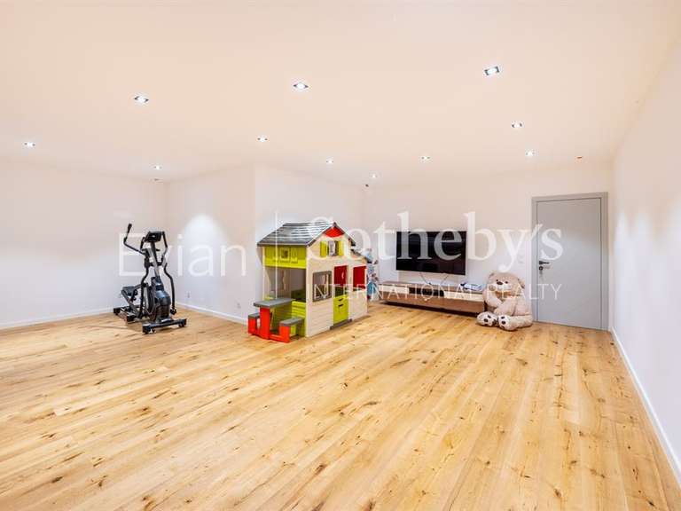 House Neuvecelle - 4 bedrooms - 276m²