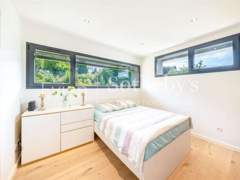 House Neuvecelle - 4 bedrooms - 270m²