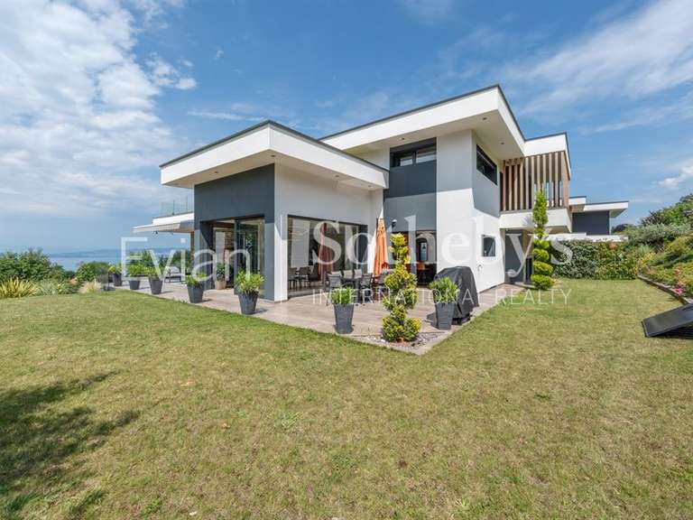 House Neuvecelle - 4 bedrooms - 270m²