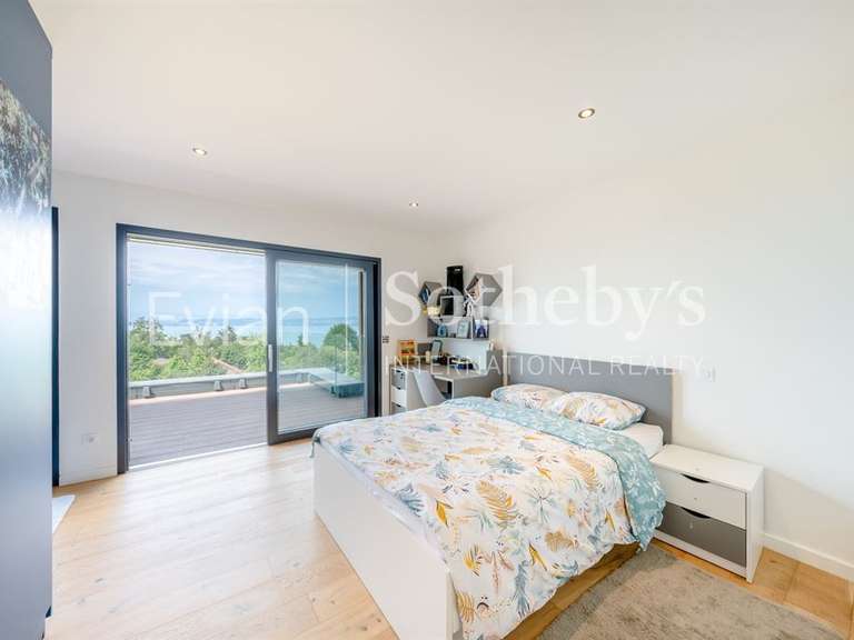 House Neuvecelle - 4 bedrooms - 270m²