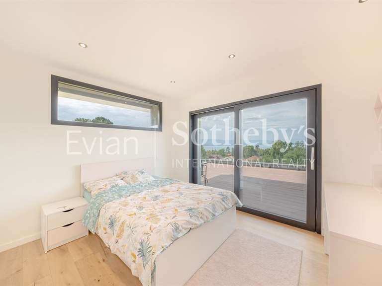 House Neuvecelle - 4 bedrooms - 270m²