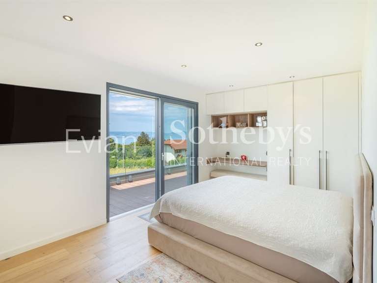 House Neuvecelle - 4 bedrooms - 270m²