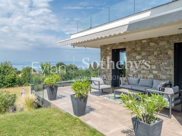 House Neuvecelle - 4 bedrooms - 270m²