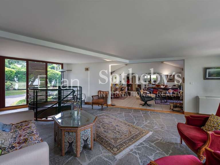 House Neuvecelle - 4 bedrooms - 288m²