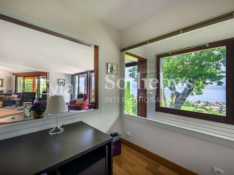 House Neuvecelle - 4 bedrooms - 288m²