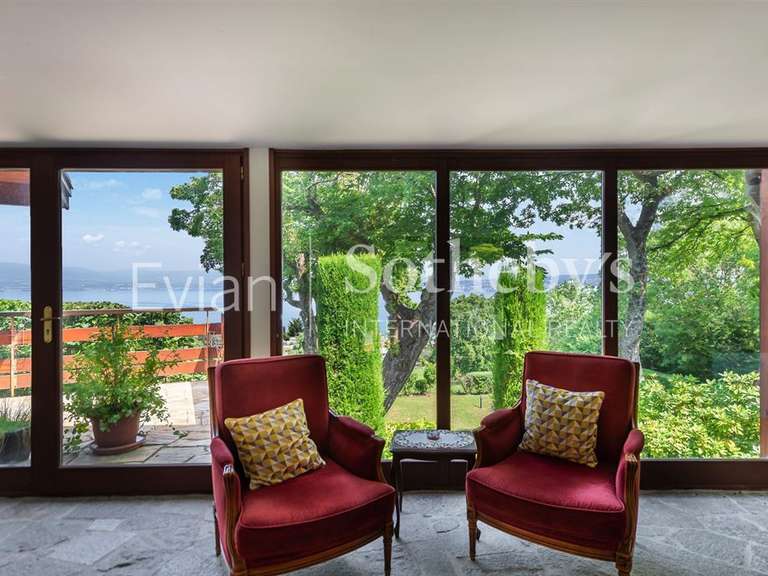 House Neuvecelle - 4 bedrooms - 288m²