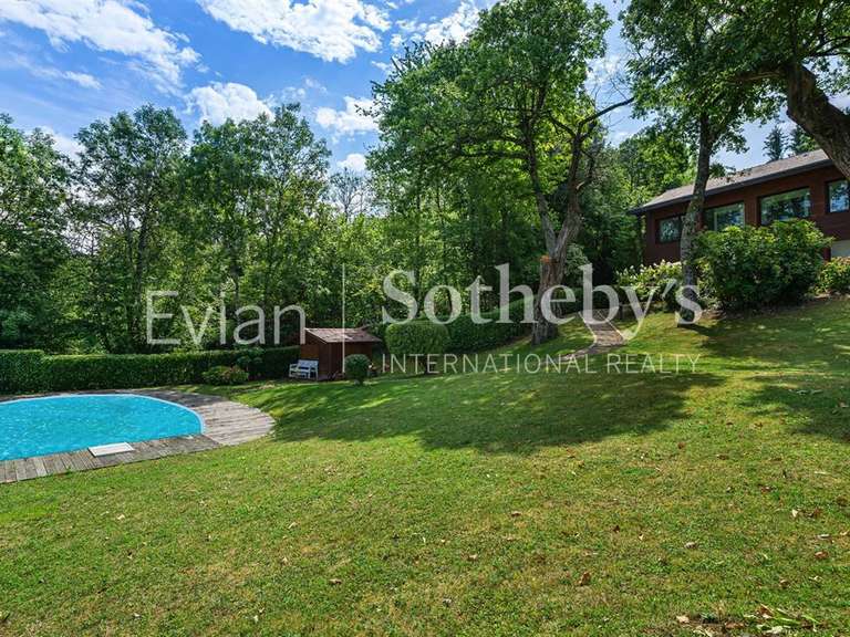 House Neuvecelle - 4 bedrooms - 288m²