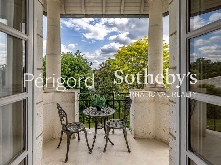 Maison Neuvic - 6 chambres - 268m²