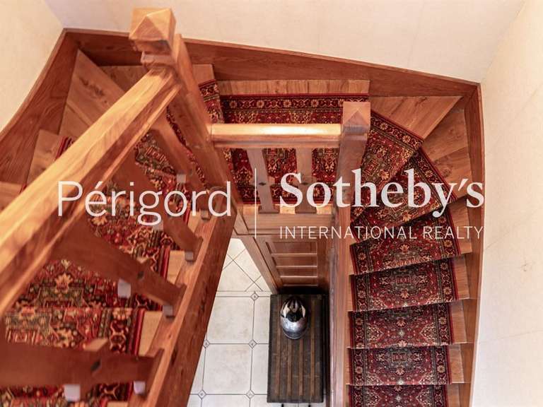 Maison Neuvic - 6 chambres - 268m²