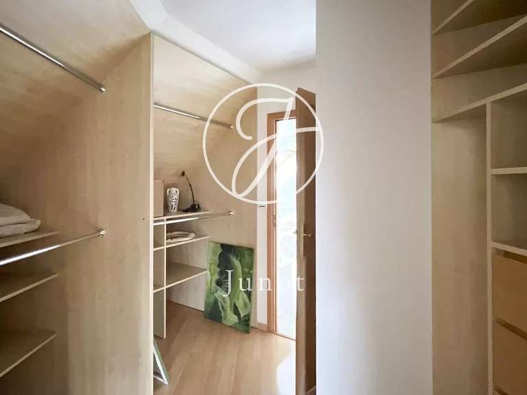 House Neuville-en-Ferrain - 4 bedrooms - 246m²
