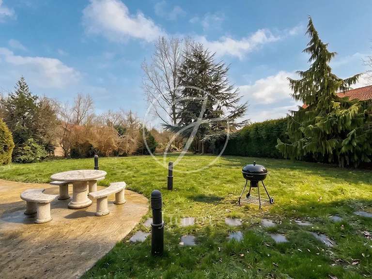 Maison Neuville-en-Ferrain - 4 chambres - 246m²