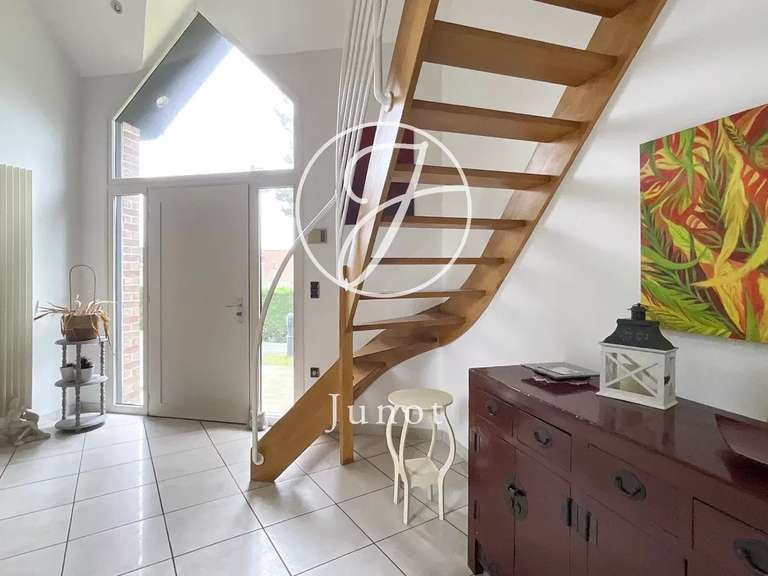 House Neuville-en-Ferrain - 4 bedrooms - 246m²