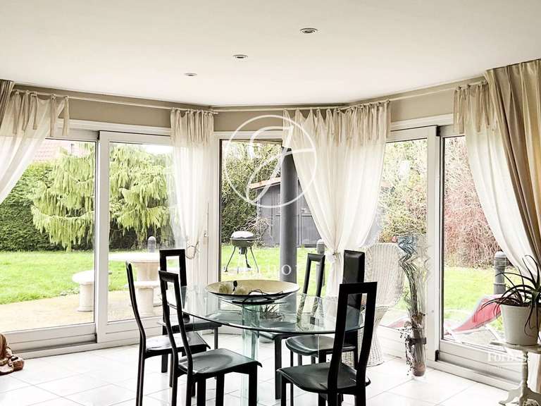 House Neuville-en-Ferrain - 4 bedrooms - 246m²