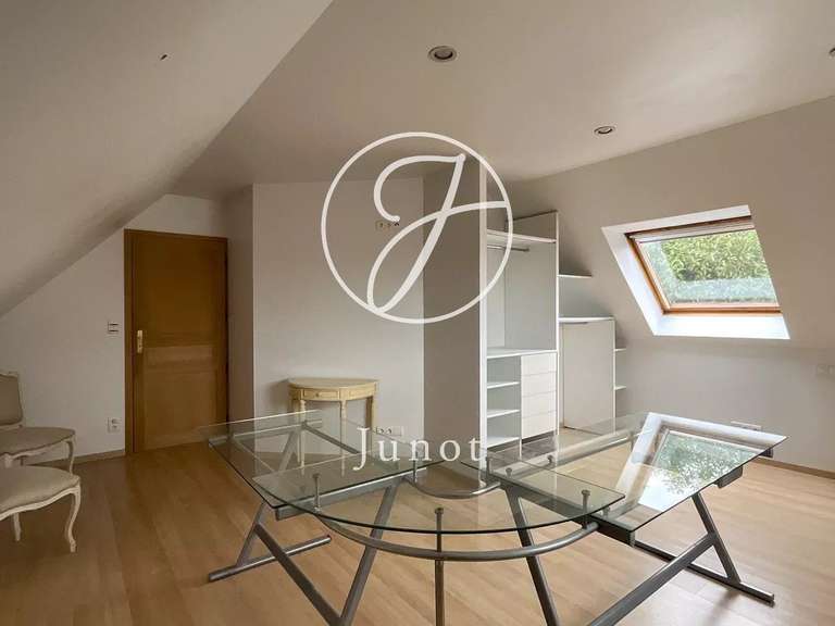 House Neuville-en-Ferrain - 4 bedrooms - 246m²