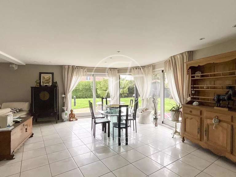 Maison Neuville-en-Ferrain - 4 chambres - 246m²