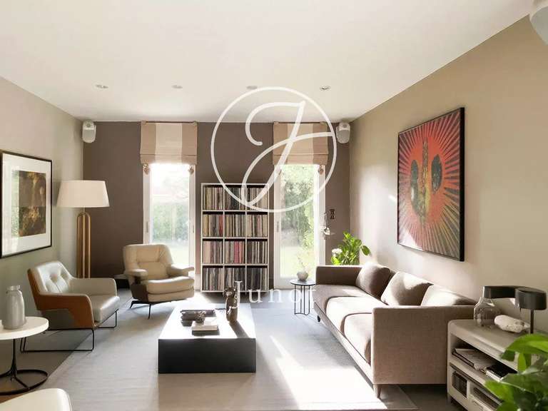 House Neuville-en-Ferrain - 4 bedrooms - 246m²