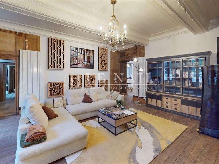 Maison Neuvy-Saint-Sépulchre - 3 chambres - 335m²