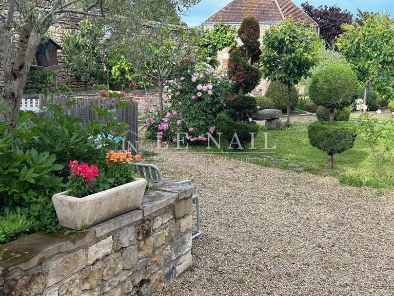 Maison Neuvy-Saint-Sépulchre - 3 chambres - 335m²