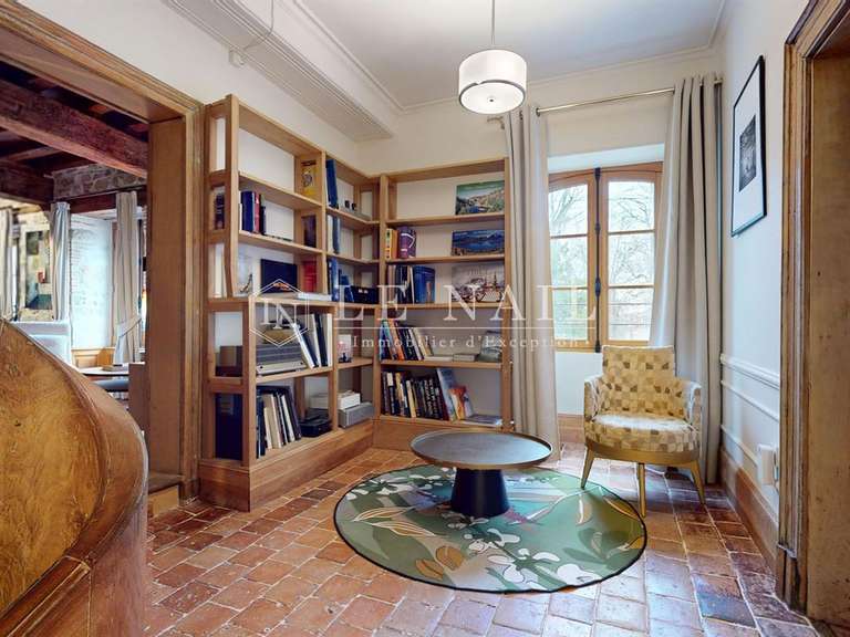 Maison Neuvy-Saint-Sépulchre - 3 chambres - 335m²