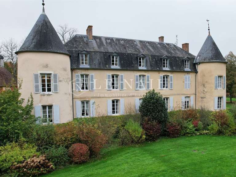 Château Nevers - 8 chambres - 612m²