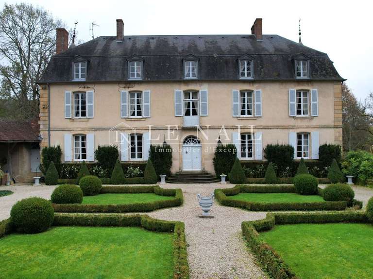 Château Nevers - 8 chambres - 612m²