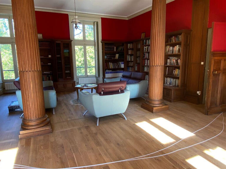 Château Nevers - 16 chambres - 1173m²