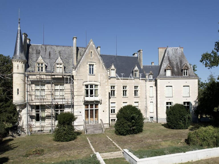 Château Nevers - 16 chambres - 1173m²