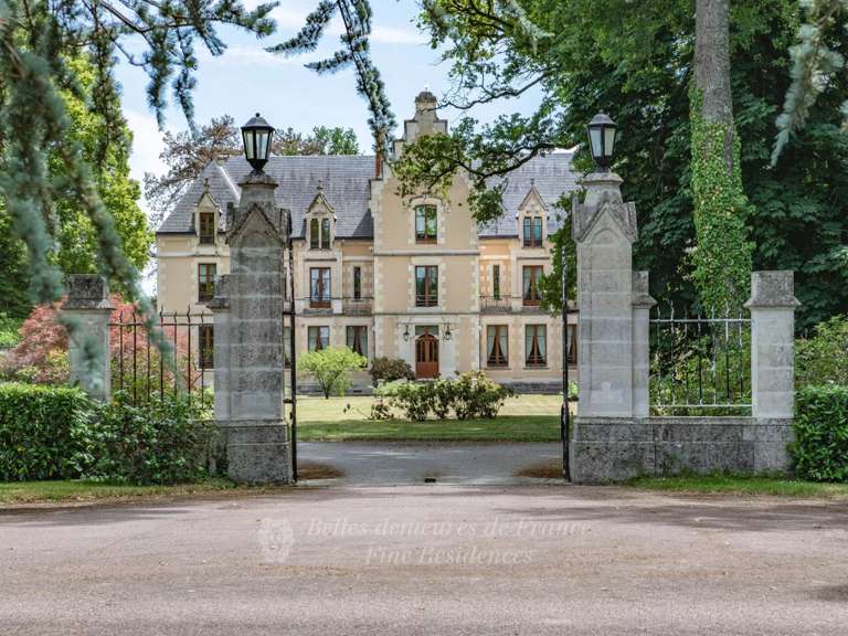 Château Nevers - 5000m²