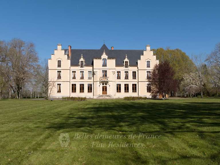 Château Nevers - 5000m²