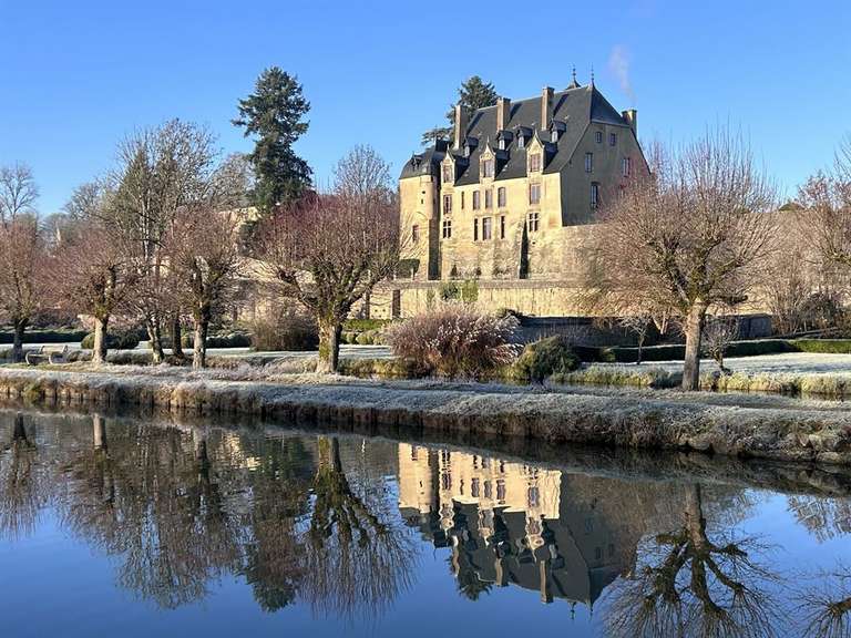 Castle Nevers - 23 bedrooms - 2000m²