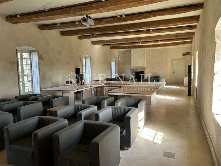 Castle Nevers - 23 bedrooms - 2000m²
