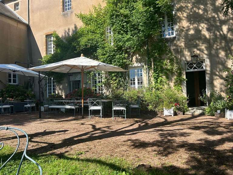 Château Nevers - 15 chambres - 1200m²