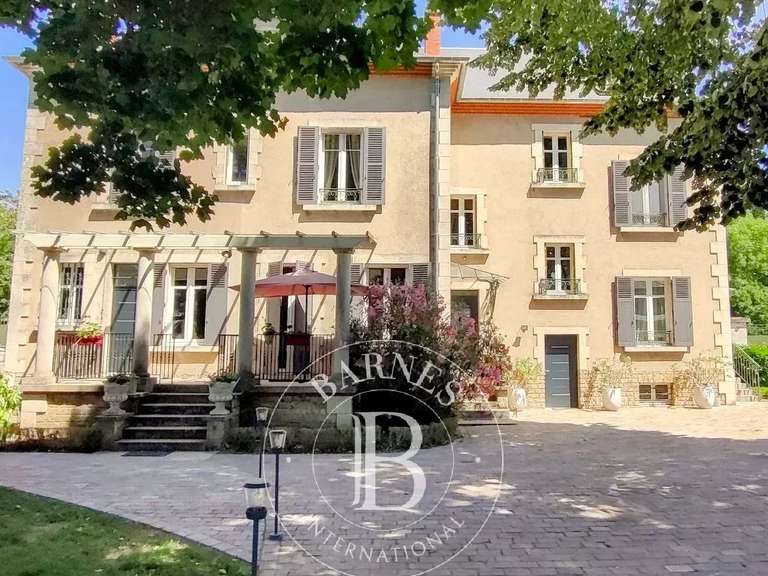 Maison Nevers - 9 chambres - 450m²