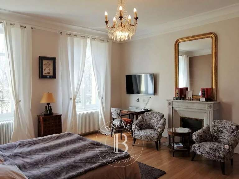 Maison Nevers - 9 chambres - 450m²
