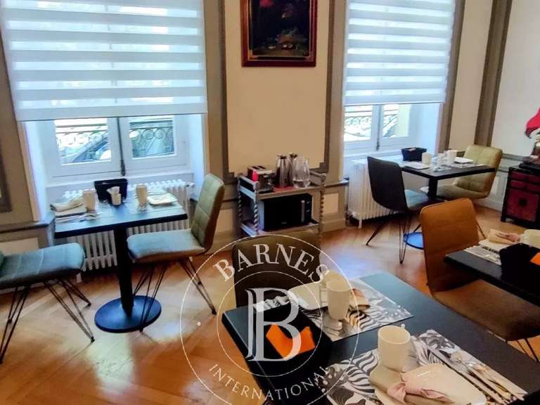 Maison Nevers - 9 chambres - 450m²