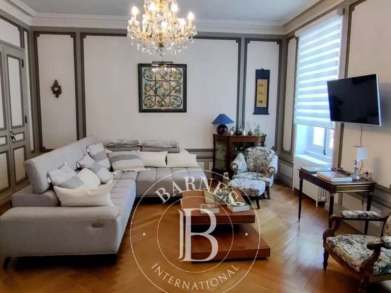 Maison Nevers - 9 chambres - 450m²