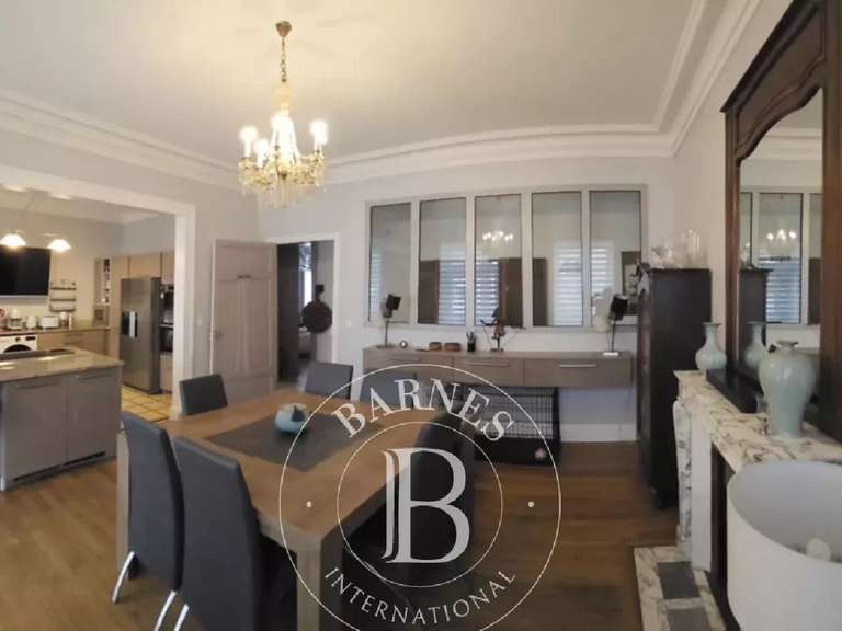 Maison Nevers - 9 chambres - 450m²