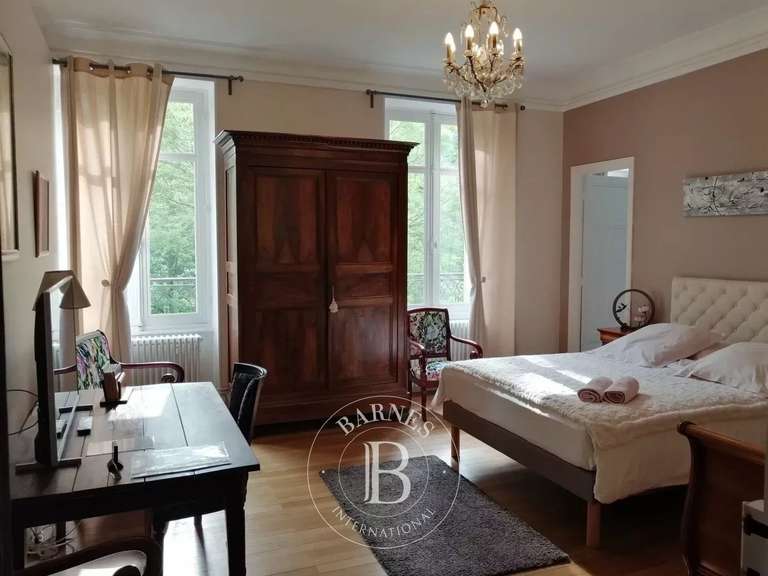 Maison Nevers - 9 chambres - 450m²