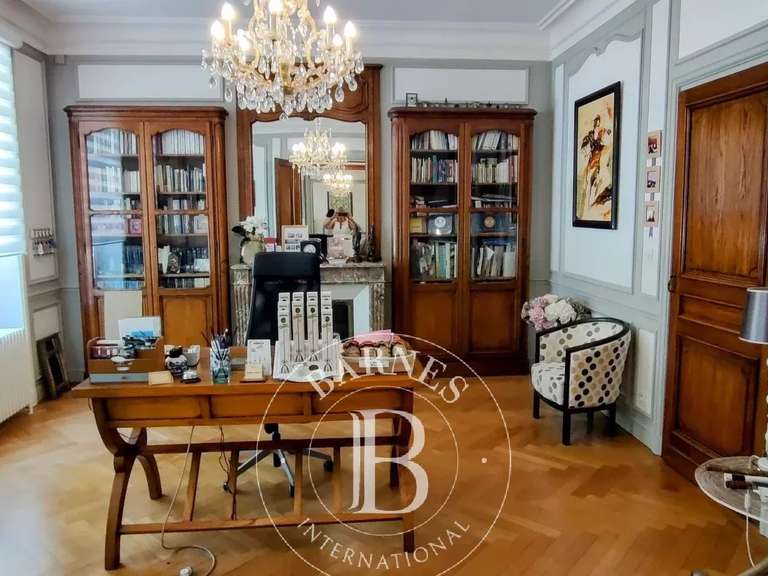 Maison Nevers - 9 chambres - 450m²