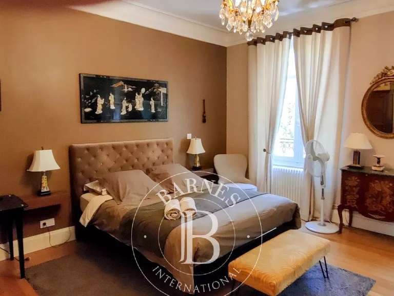 Maison Nevers - 9 chambres - 450m²