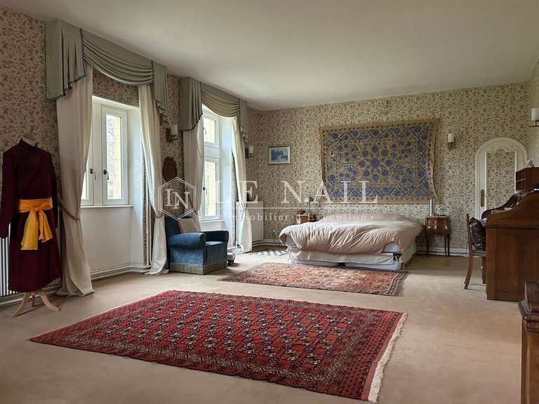 Manoir Nevers - 9 chambres - 540m²
