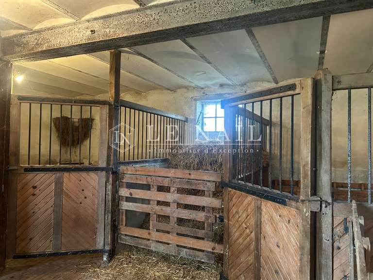Manoir Nevers - 9 chambres - 540m²