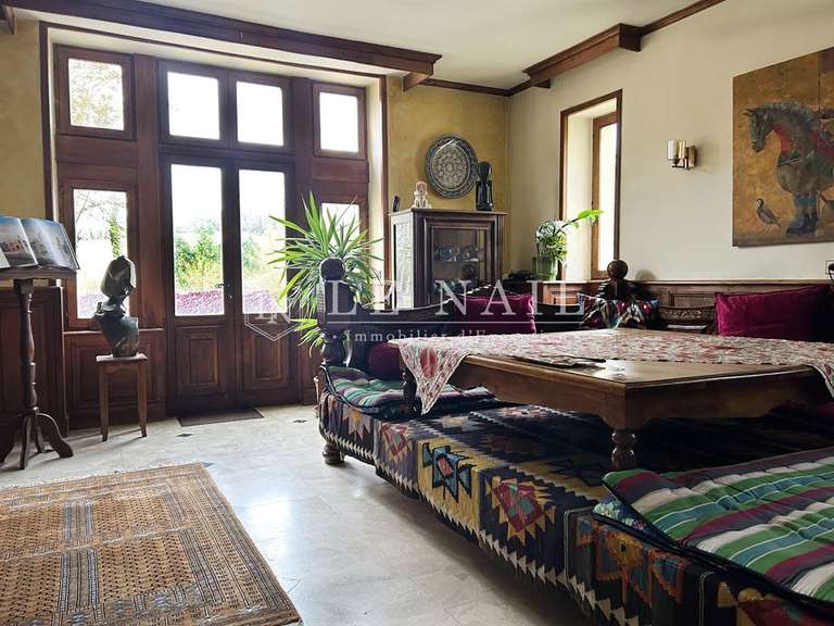 Manoir Nevers - 9 chambres - 540m²