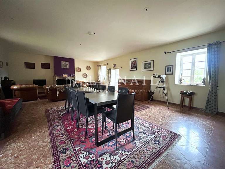 Manoir Nevers - 9 chambres - 540m²