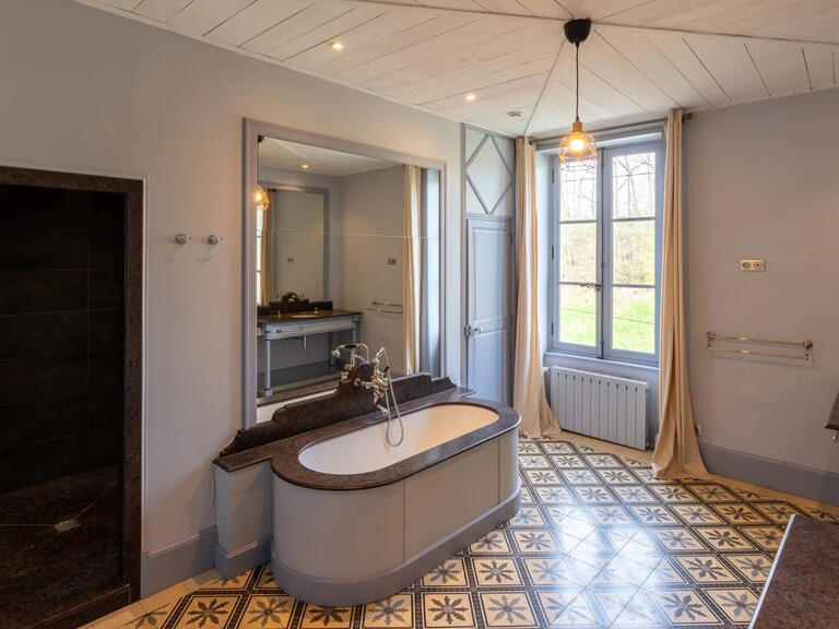 Propriété Nevers - 14 chambres - 580m²