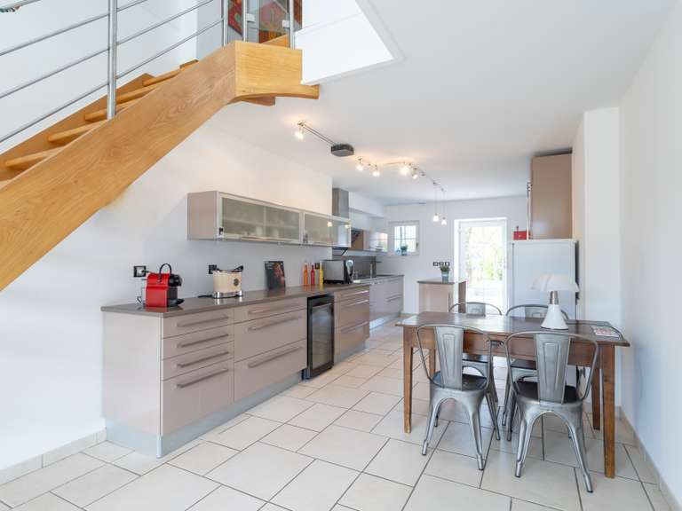 Maison Neydens - 4 chambres - 212m²
