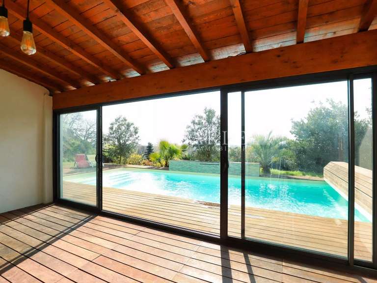 Propriété Neyron - 6 chambres - 564m²