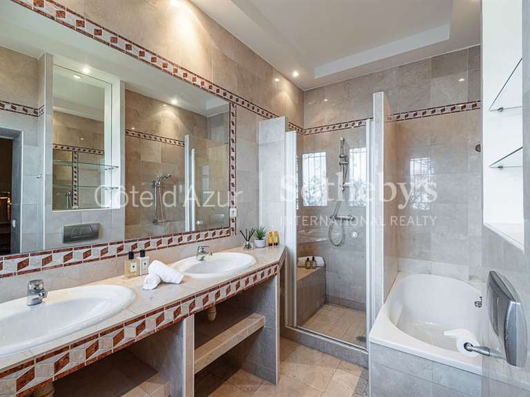 Appartement Nice - 2 chambres - 120m²