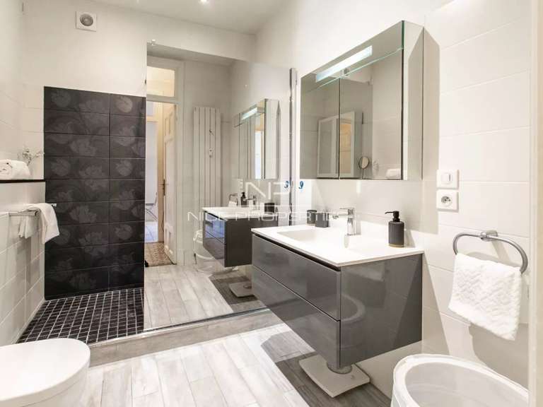 Appartement Nice - 1 chambre - 102m²