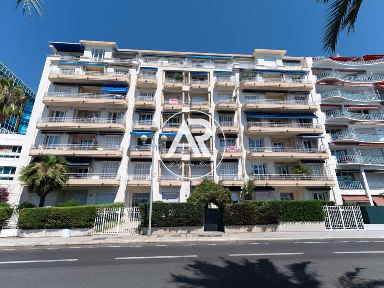 Apartment with Sea view Nice - 2 bedrooms - 85m²